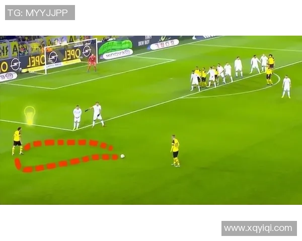 足球房间摆件的创意设计与搭配技巧让你的空间充满运动气息与活力